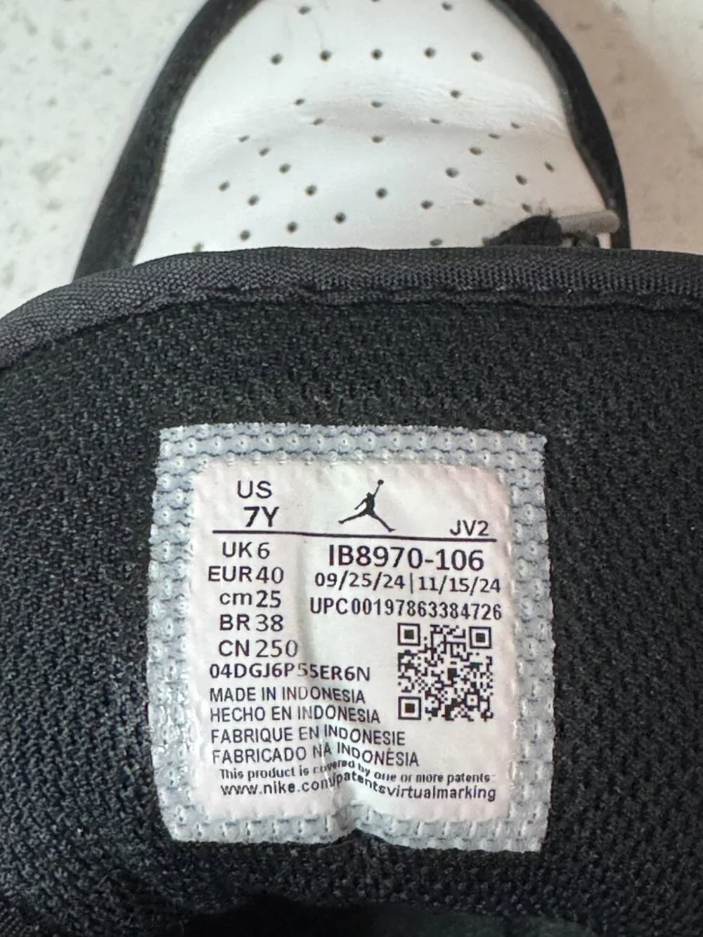 Nike Boys' Air Jordan 1 Low SE (GS) - Size 7Y